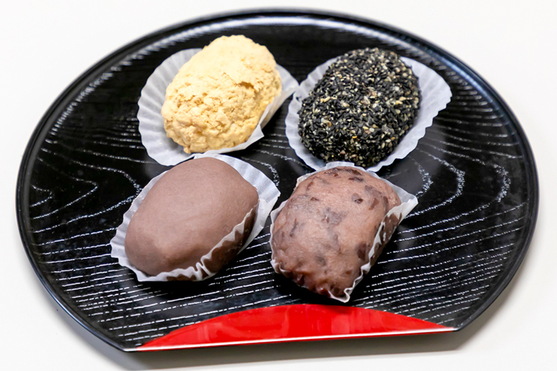 【春彼岸】3/17~3/20 販売「ぼたもち」各170円（つぶあん・こしあん・きなこ・ごま）